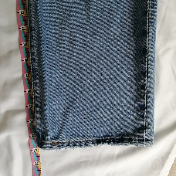 Levi's 501 90s Straight Leg Jeans in Sketch Artist w Cherry Embroidery Patch 26 - Picture 15 of 16